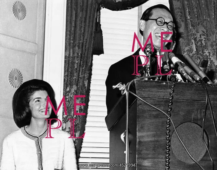 : Jacqueline Kennedy and Architect Ieoh Ming ? : Jacqueline Kennedy and Architect Ieoh Ming ?