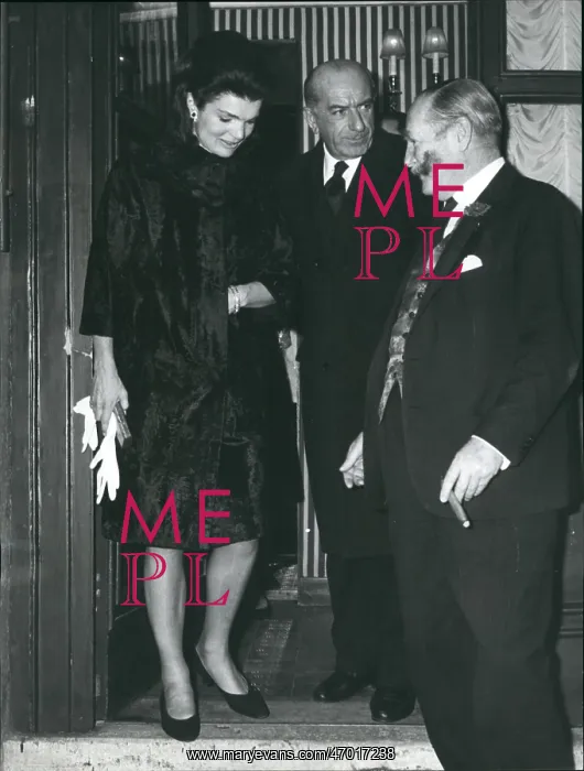 : Jacqueline Kennedy dining out in Rome : Jacqueline Kennedy dining out in Rome