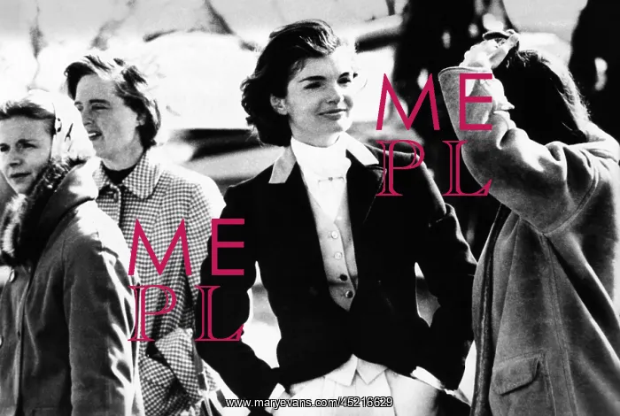 : Jacqueline Kennedy at a hunt in Virginia ? : Jacqueline Kennedy at a hunt in Virginia ?