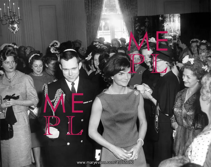: Jacqueline Kennedy at a reception for the wives : Jacqueline Kennedy at a reception for the wives