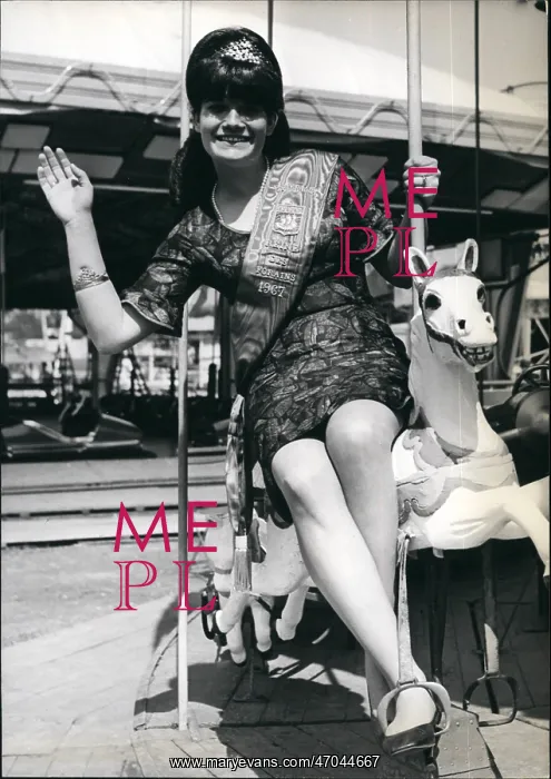 : Jacqueline Revilly, Queen of the Paris Showmen : Jacqueline Revilly, Queen of the Paris Showmen
