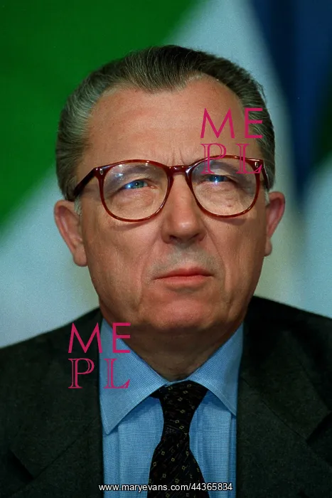  : Jacques Delors