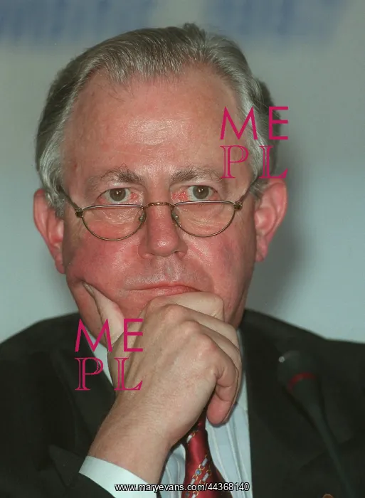  : Jacques Santer