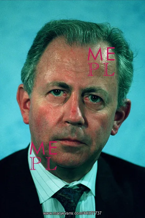  : Jacques Santer