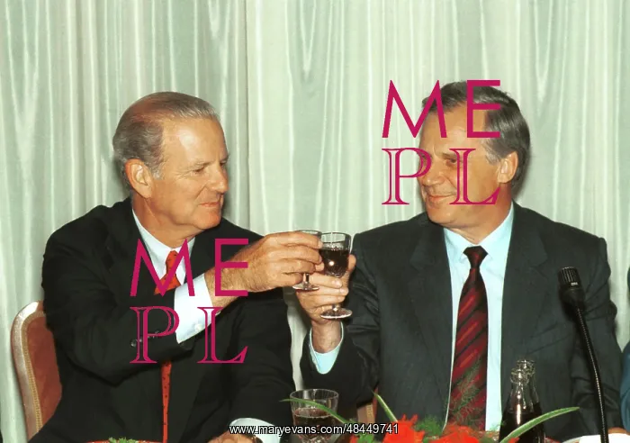 : James Baker and Nikolai Ryzhkov, 1993 : James Baker and Nikolai Ryzhkov, 1993