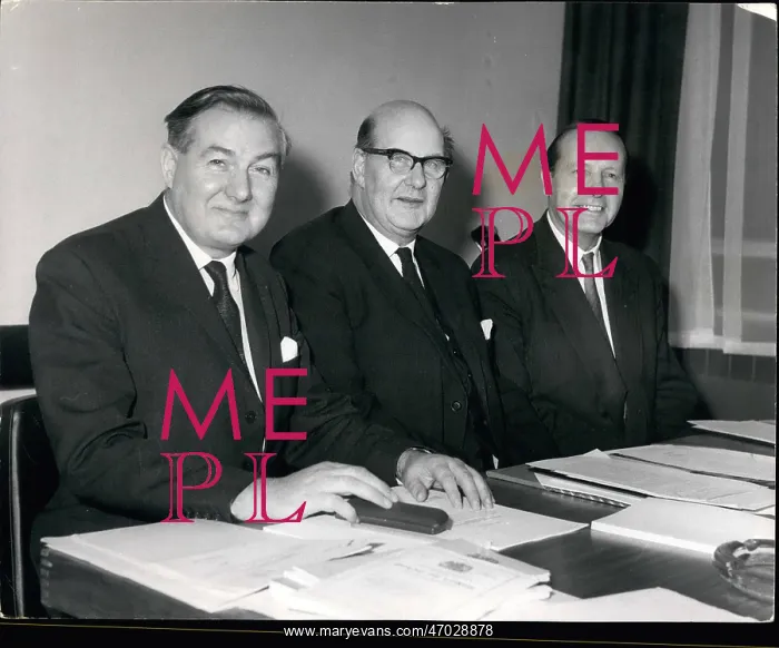 : James Callaghan, first meeting of decimal committee : James Callaghan, first meeting of decimal committee