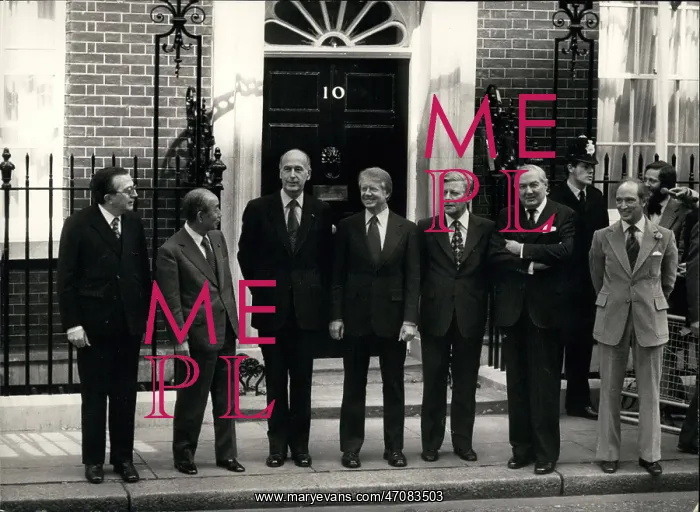 : James Callaghan hosts Downing Street summit meeting : James Callaghan hosts Downing Street summit meeting