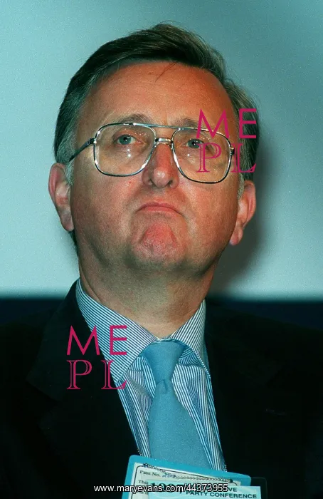  : James Cran MP
