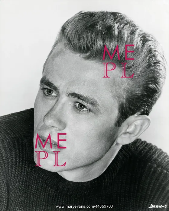: JAMES DEAN / CLOSE-UP : JAMES DEAN / CLOSE-UP