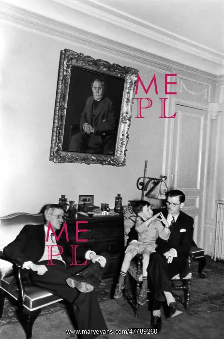 : James Joyce and Family, 1938 : James Joyce and Family, 1938