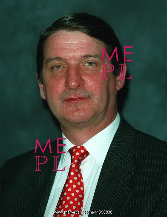  : Jamie Cann MP