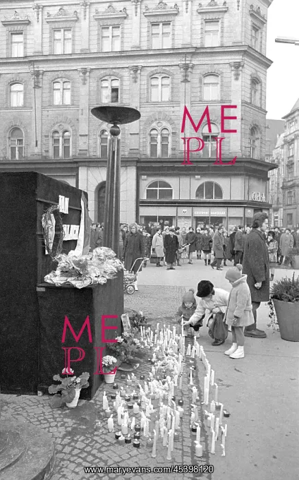 : Jan Palach - commemoration - candles - Brno : Jan Palach - commemoration - candles - Brno