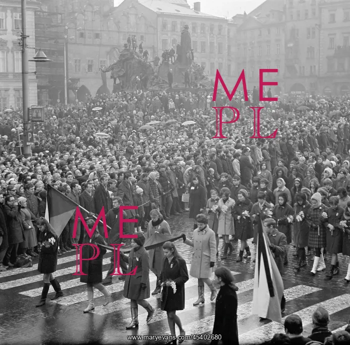 : Jan Palach - funeral - procession - flags - Old Town Square : Jan Palach - funeral - procession - flags - Old Town Square