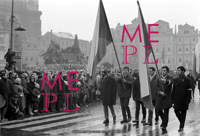 : Jan Palach - funeral - procession - flags - Old Town Square : Jan Palach - funeral - procession - flags - Old Town Square