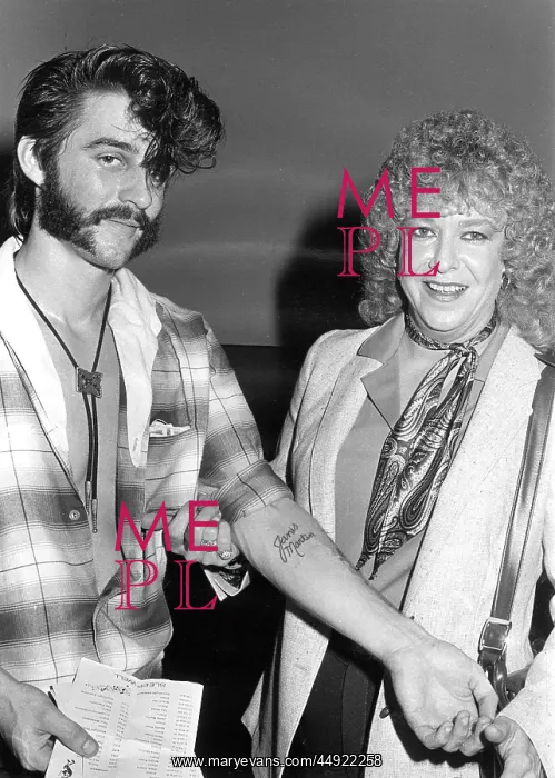 : Janis Martin with teddy boy : Janis Martin with teddy boy