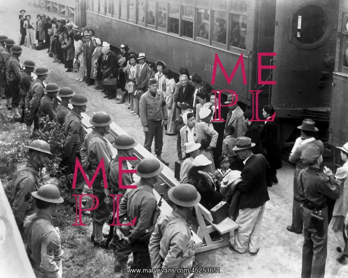 : Japanese-Americans arrive by train at the Santa : Japanese-Americans arrive by train at the Santa