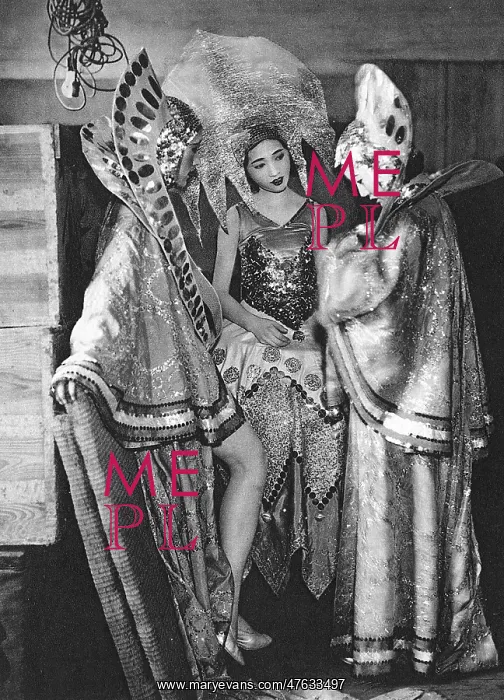 : Three Japanese chorus girls : Three Japanese chorus girls