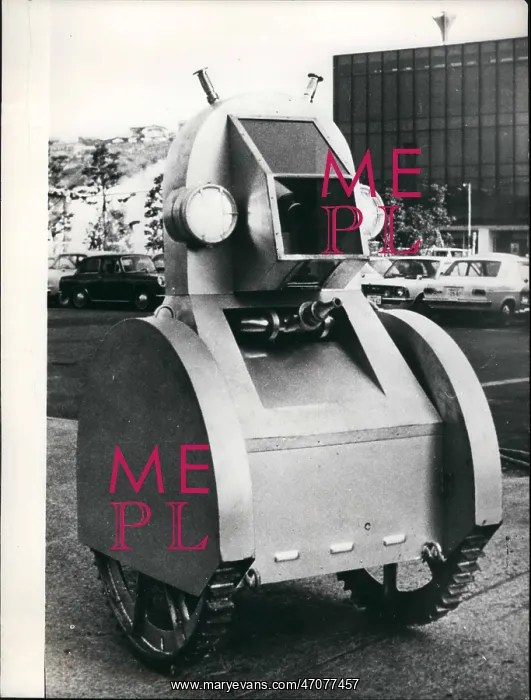: Japanese firefighting robot : Japanese firefighting robot