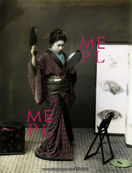 : Japanese lady and mirror : Japanese lady and mirror