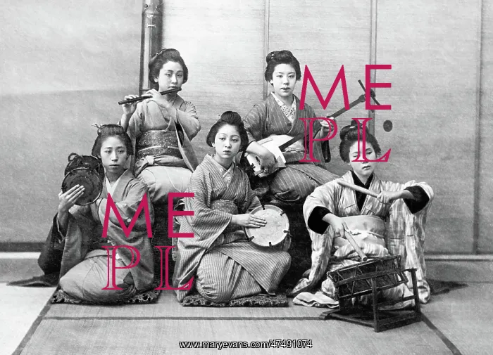 : Japanese women playing on samisen, fuye, taiko, and tsuzumi : Japanese women playing on samisen, fuye, taiko, and tsuzumi