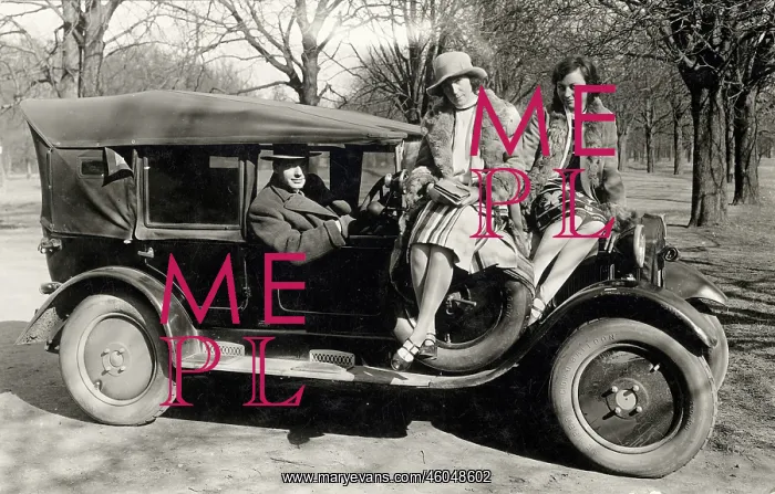 : Jaunt with two ladies : Jaunt with two ladies