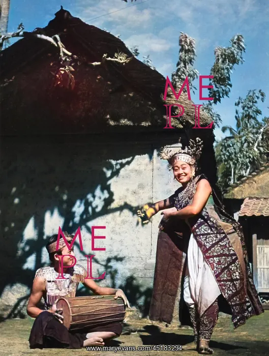 : JAVANESE DANCERS : JAVANESE DANCERS
