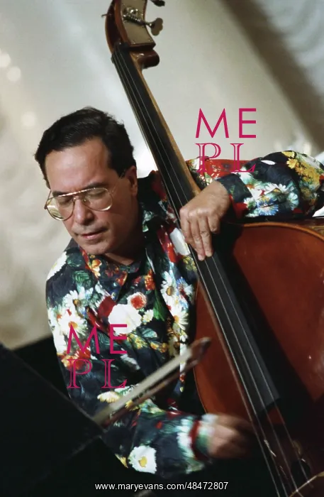 : Jazz musician Eddie Gomez : Jazz musician Eddie Gomez
