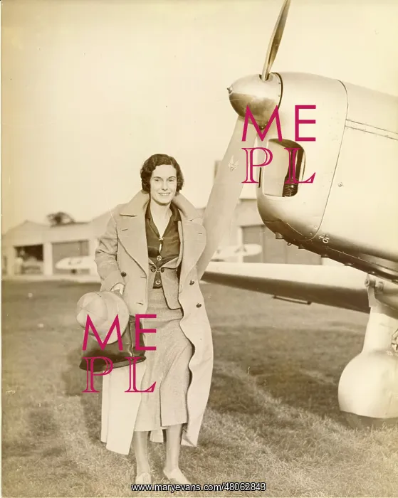 : Jean Batten in her Percival Gull at Hatfield : Jean Batten in her Percival Gull at Hatfield