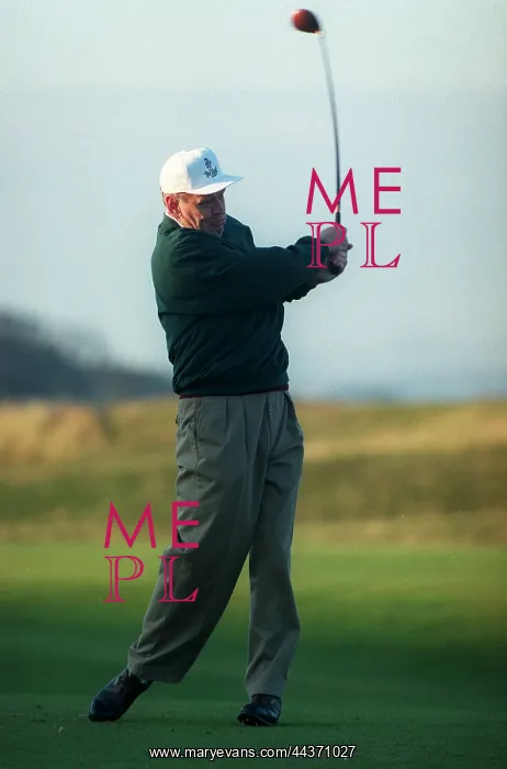  : Jean Chretien Tees Off