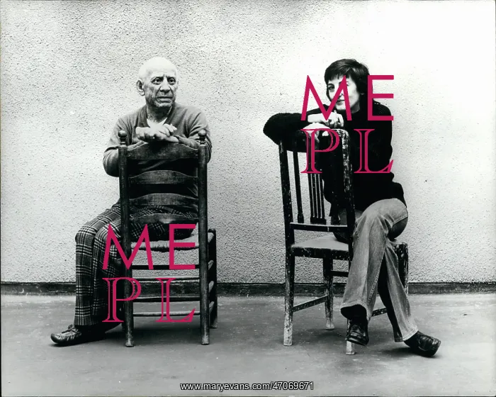 : Jean Fraser, sculptor, with wax model of Picasso : Jean Fraser, sculptor, with wax model of Picasso