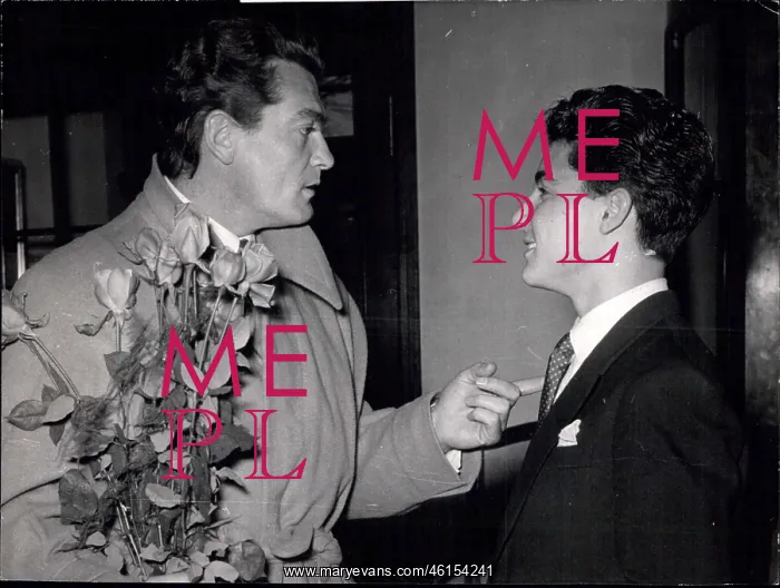 : Jean Marais and Roberto, young conductor : Jean Marais and Roberto, young conductor