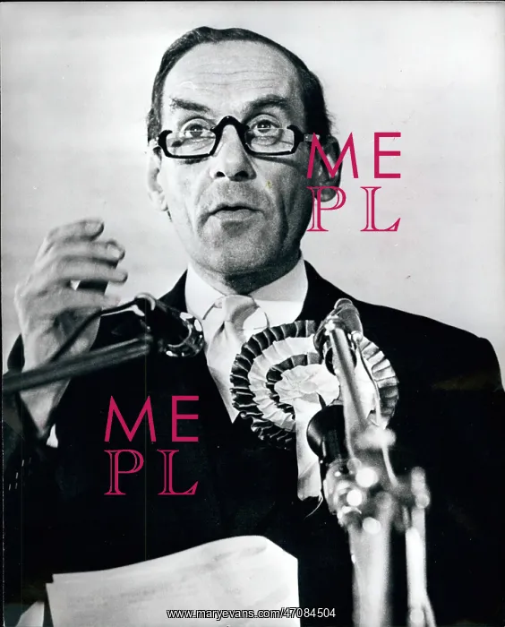 : Jeremy Thorpe in election campaign, North Devon : Jeremy Thorpe in election campaign, North Devon