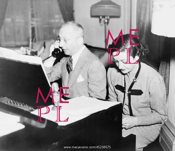 : Jerome Kern (1885-1945), talking on the ? : Jerome Kern (1885-1945), talking on the ?