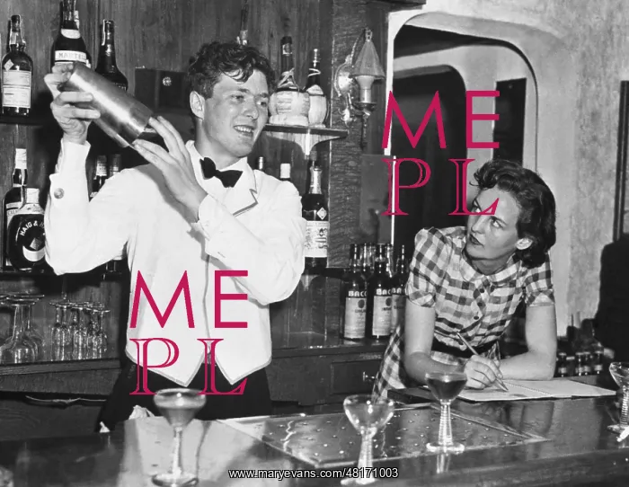 : Jessica Mitford with husband Esmond Rommilly : Jessica Mitford with husband Esmond Rommilly