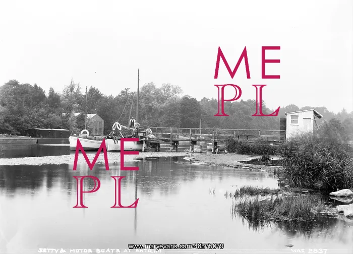 : Jetty and Motor Boats at Antrim : Jetty and Motor Boats at Antrim