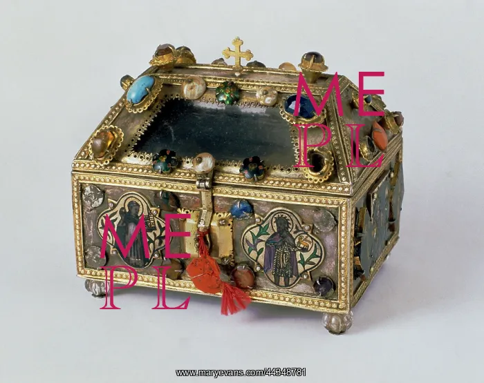 : Jewel box covered with precious : Jewel box covered with precious