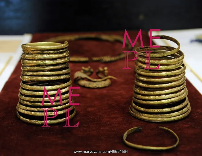 : Jewelry. Bracelets and bangles. 13th century : Jewelry. Bracelets and bangles. 13th century