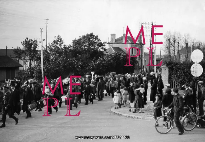 : Jews on arrival in the camp of Pithiviers 1941 : Jews on arrival in the camp of Pithiviers 1941