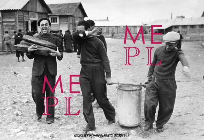 : Jews in the internment camp of Pithiviers, 1941 : Jews in the internment camp of Pithiviers, 1941
