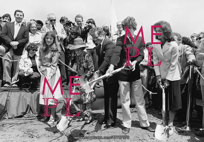 : JFK Jr. and Caroline Kennedy : JFK Jr. and Caroline Kennedy