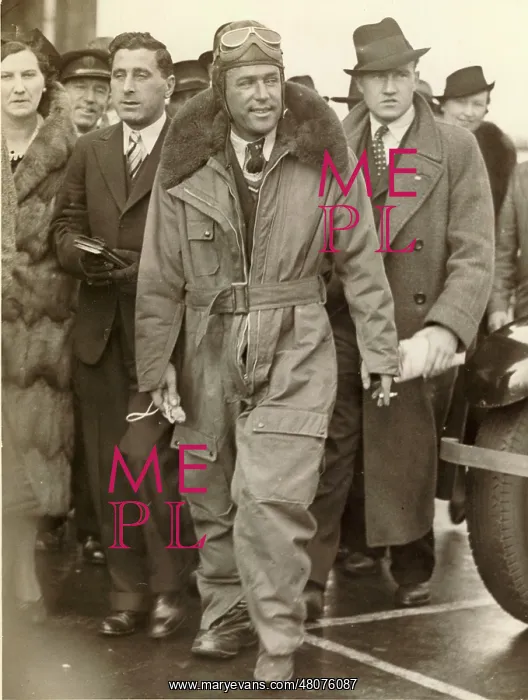 : Jim Mollison at Croydon Aerodrome : Jim Mollison at Croydon Aerodrome