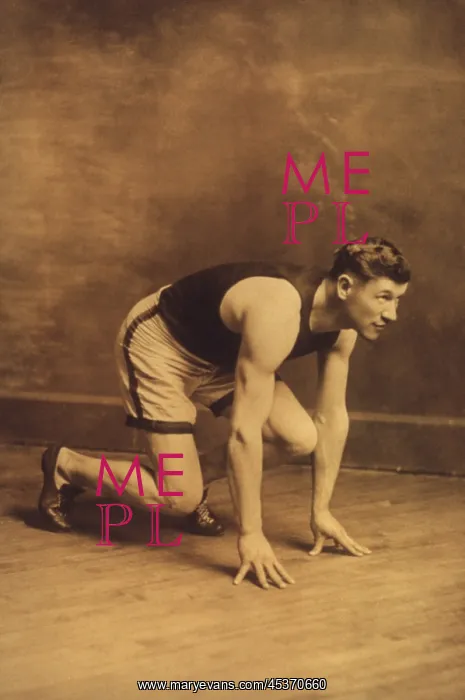 : Jim Thorpe in runners starting position, c : Jim Thorpe in runners starting position, c