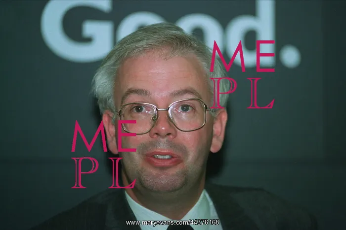  : Jim Wallace MP