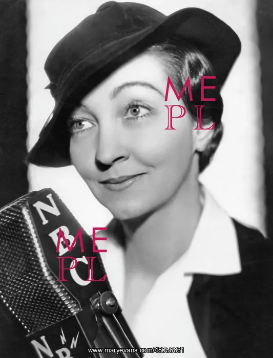 : Joan Blaine with hat, 1935 : Joan Blaine with hat, 1935