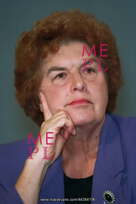  : Joan Lestor MP