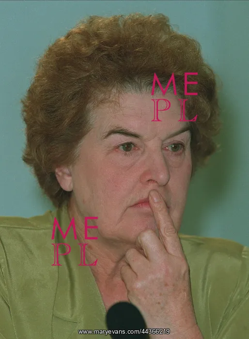  : Joan Lestor MP