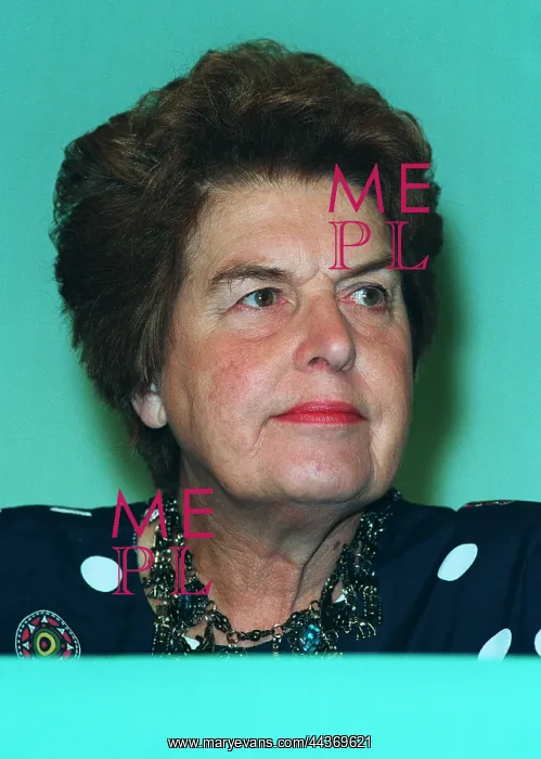  : Joan Lestor MP