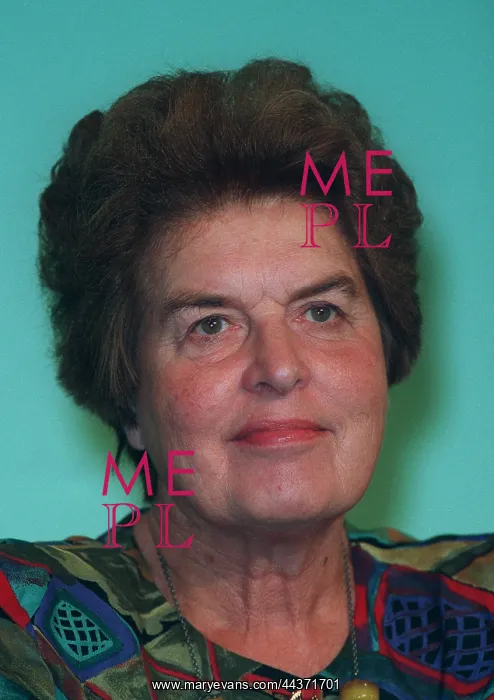  : Joan Lestor MP