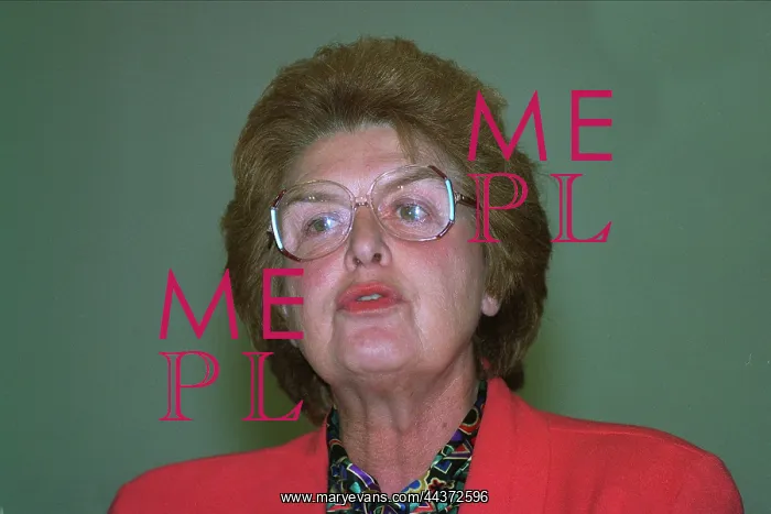  : Joan Lestor MP