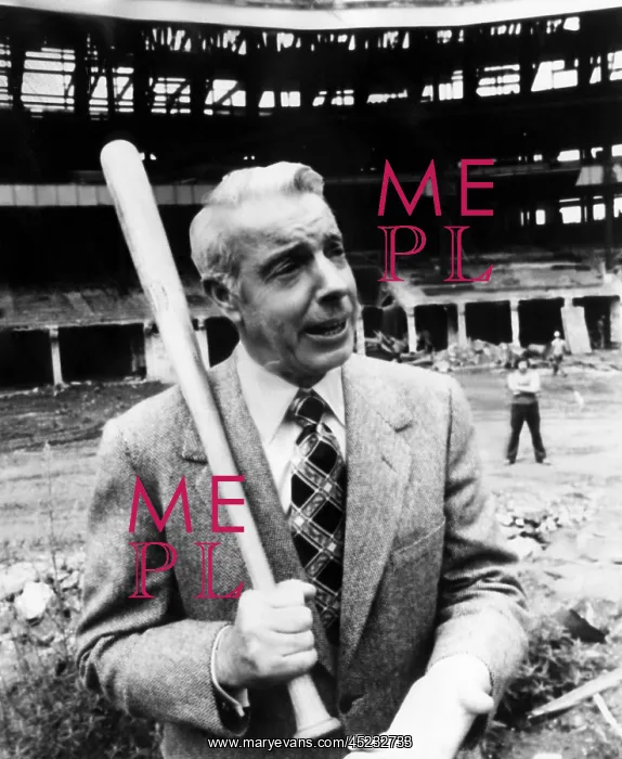 : Joe DiMaggio, ca.1970s. ? : Joe DiMaggio, ca.1970s. ?